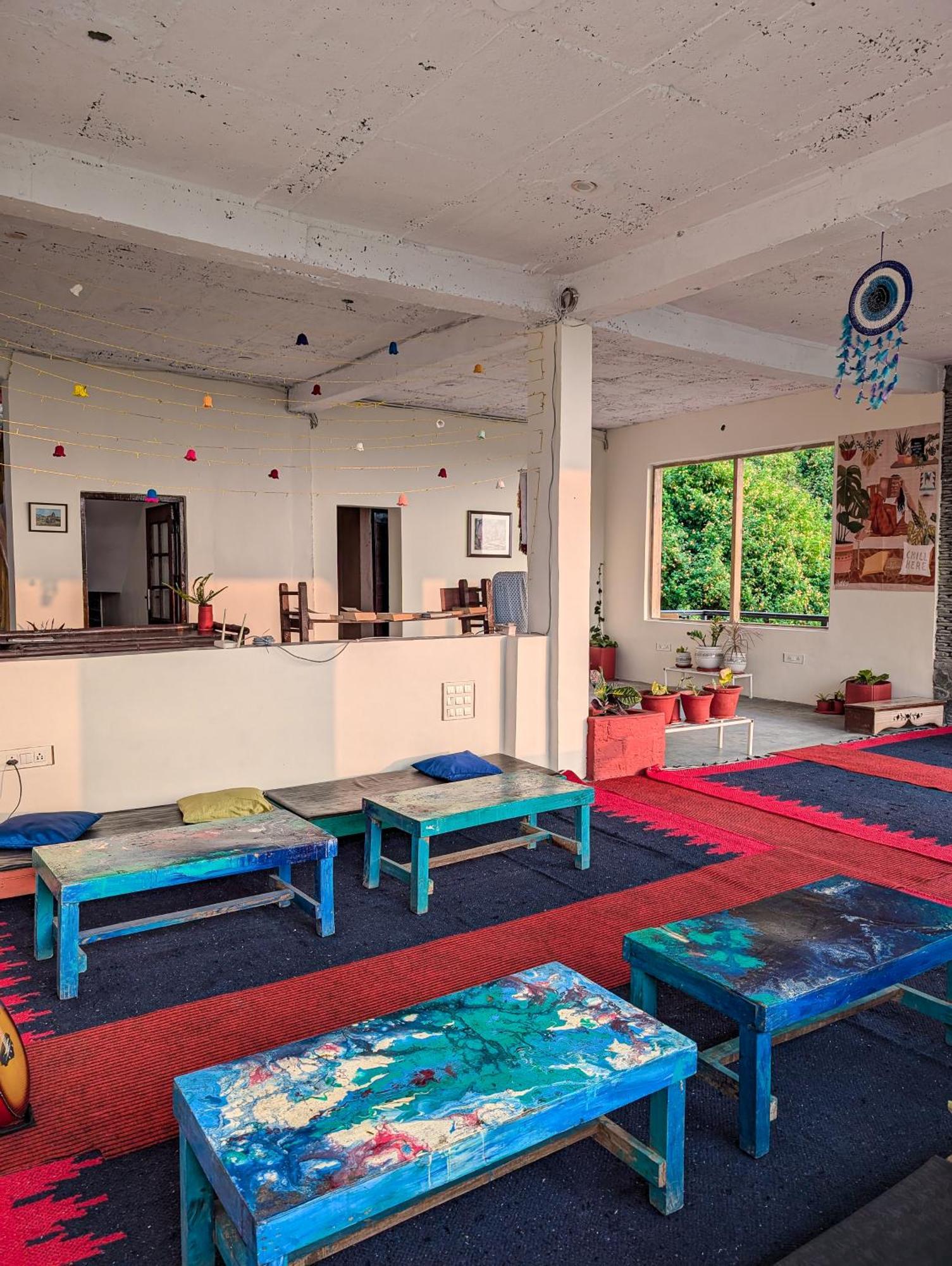 Hobo Hostel Дармсала Экстерьер фото